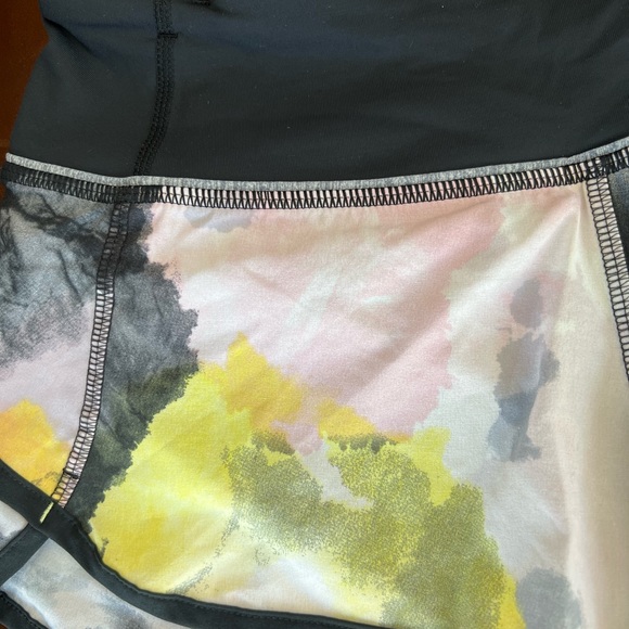 Lululemon Athletica Speed Short size 2 Citron Tinted Canvas - Picture 4 of 5